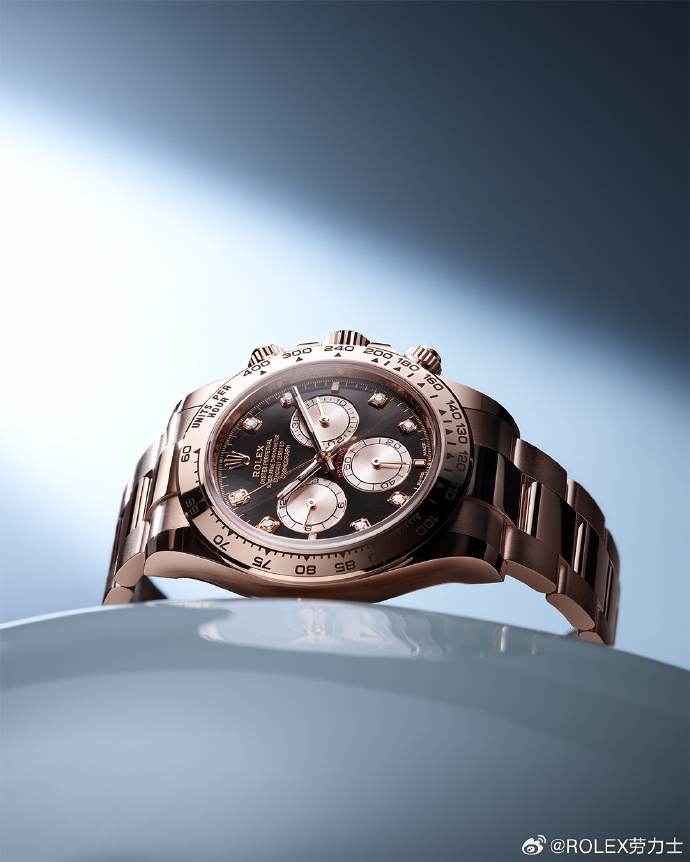 劳力士宇宙计型迪通拿18K玫瑰金款    图/微博
